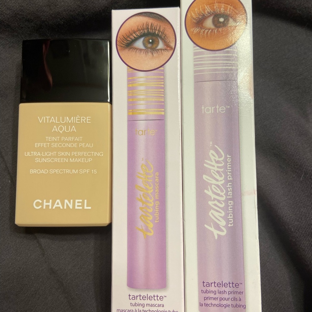 Chanel Vitalumière Aqua Foundation - Cream